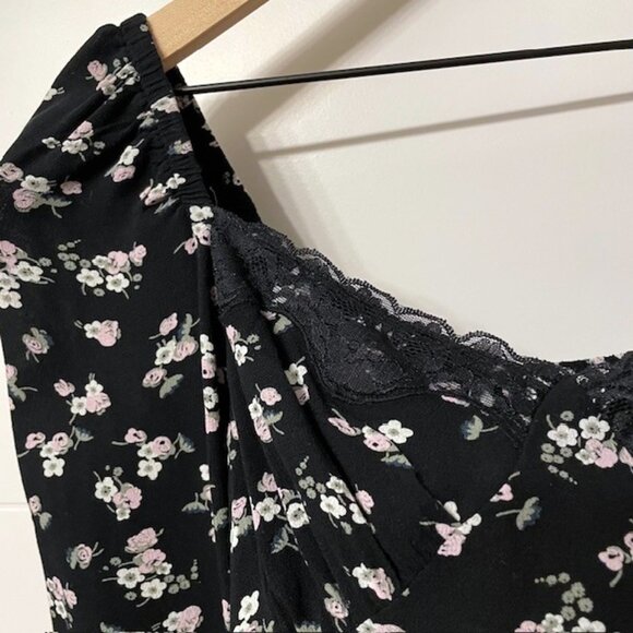 NWOT BP Lace Trim Dark Floral Long Sleeve Crop Top Blouse Size XS - Picture 5 of 13